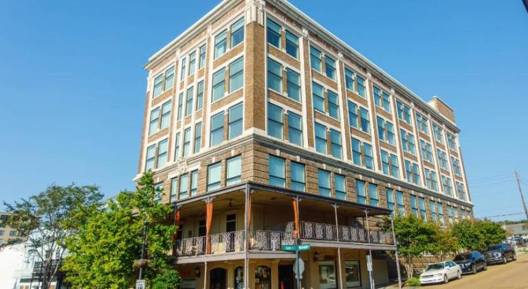 Pleasant rental apartment with patio | Pets allowed in Vicksburg, MS