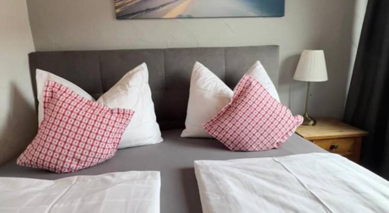 Rental apartment with 2 rooms for 4 persons — photo 2