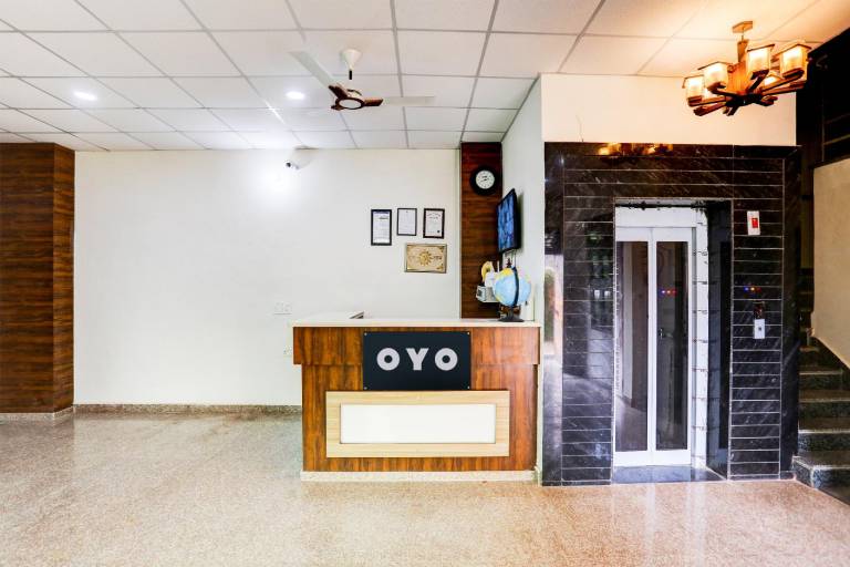 Hotel O Rajhans