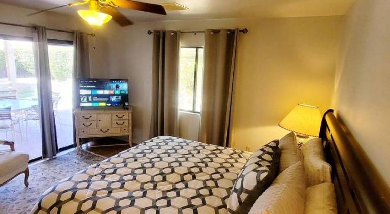 Vacation home with hot tub & pool | Pets are welcome — photo 3