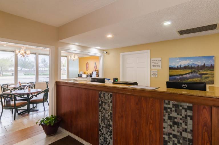 Alamo Inn & Suites - Gillette — photo 4