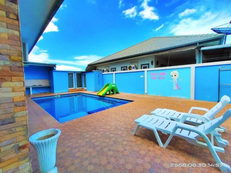 Beautiful villa with pool | Pets allowed in Phetchaburi