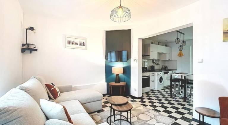 House with 2 rooms for 4 persons in Calais