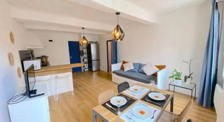 Rental apartment with patio in Sanary-sur-Mer