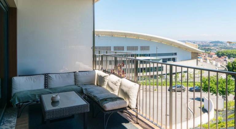 Fully equipped holiday apartment with patio, pool & yard | Pet-friendly — photo 2