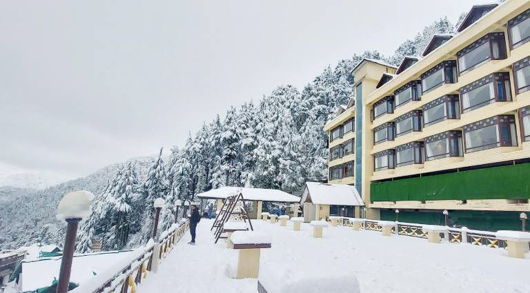 Resort Surkhigala