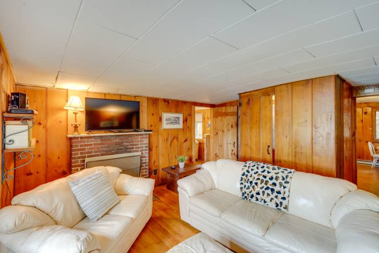 Rustic Berkshires Cottage at Lake Buel w/ Kayaks! — photo 5