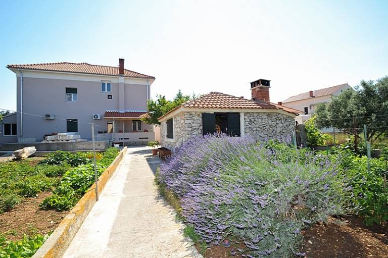 Apartma  Lukoran