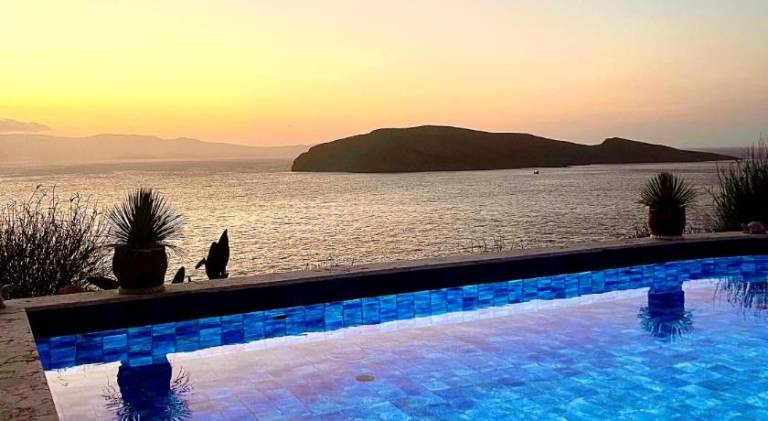 Villa with private pool, garden & barbeque in Ierapetra
