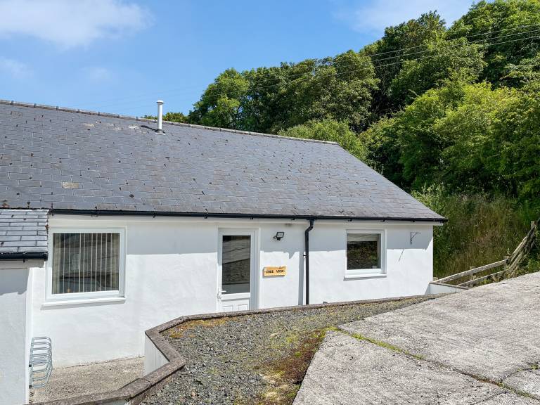 Cottage with garden in Newton Stewart