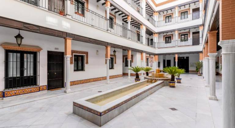 Center of Seville! Luxury apartment in Sevillian Manor House! — photo 3