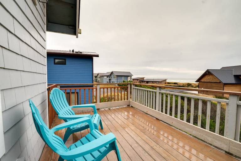 Walk to Beach! Pet-Friendly Westport Home w/ Views — photo 5