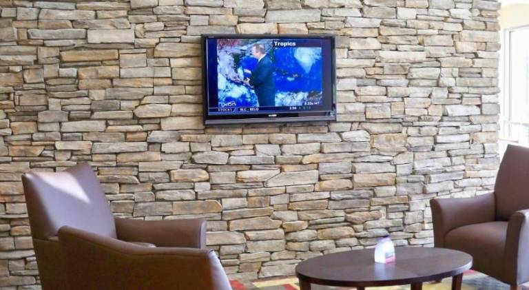Red Roof Inn & Suites Beaumont — photo 5
