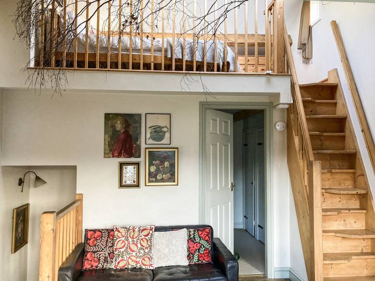 Cottage with garden — photo 3