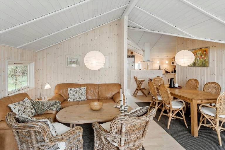 Family-friendly charming house with patio | Pet-friendly — photo 4