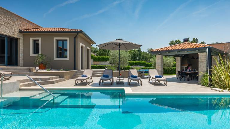 Villa Kaštelir