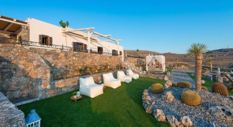 Villa with jacuzzi — photo 5