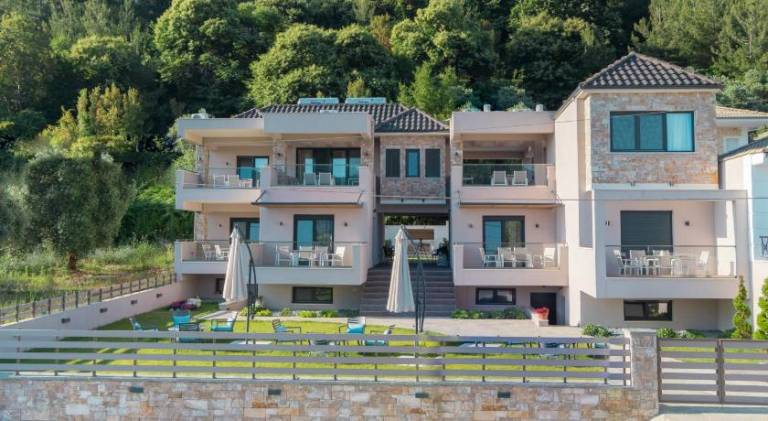 Apartment with terrace & yard in Thasos