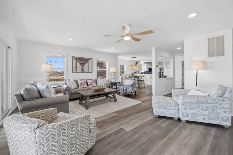 Salt Therapy OBX Oceanfront Dog Friendly, Hot Tub Nags Head — photo 5