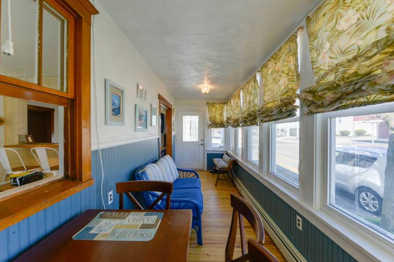 Near Convention Center & Boardwalk! Apt w/ Sunroom — photo 2