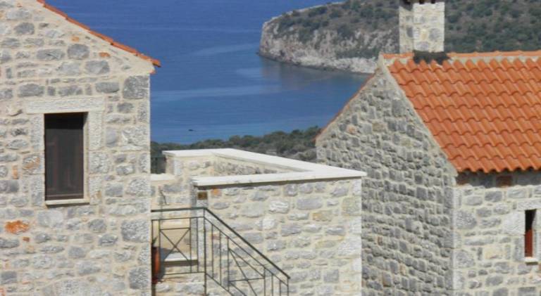 Serviced apartment with yard & patio | Pet-friendly in East Mani