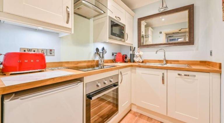Muntham Luxury Holiday Apartments — photo 5