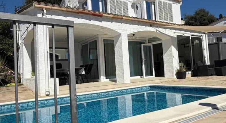 Fully equipped big villa with barbecue, private pool & patio | Dogs allowed in Tossa de Mar