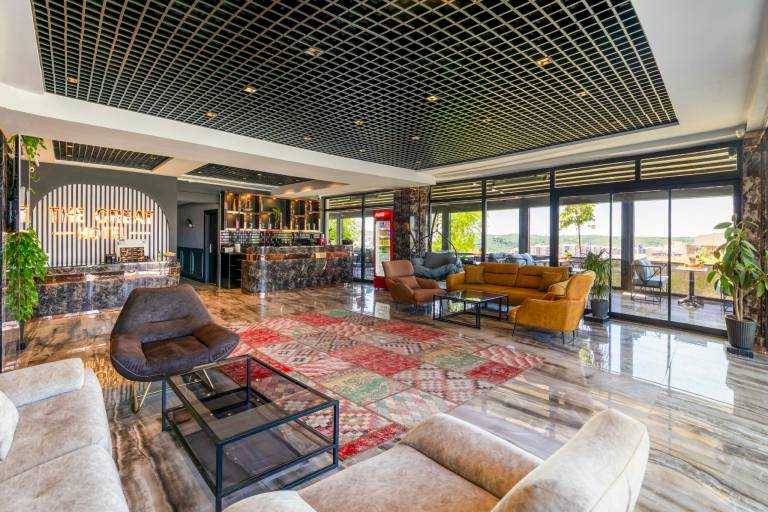 The Great Airport Hotel — photo 2