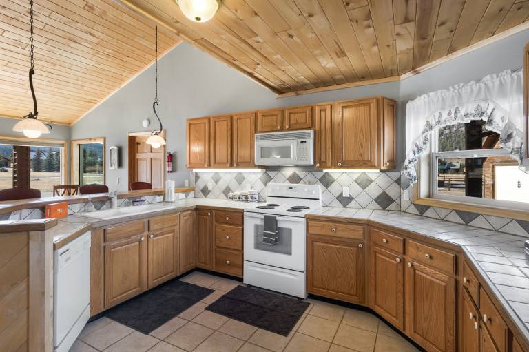 House with yard, barbeque & fast internet | Mountain view | Perfect for remote work — photo 3