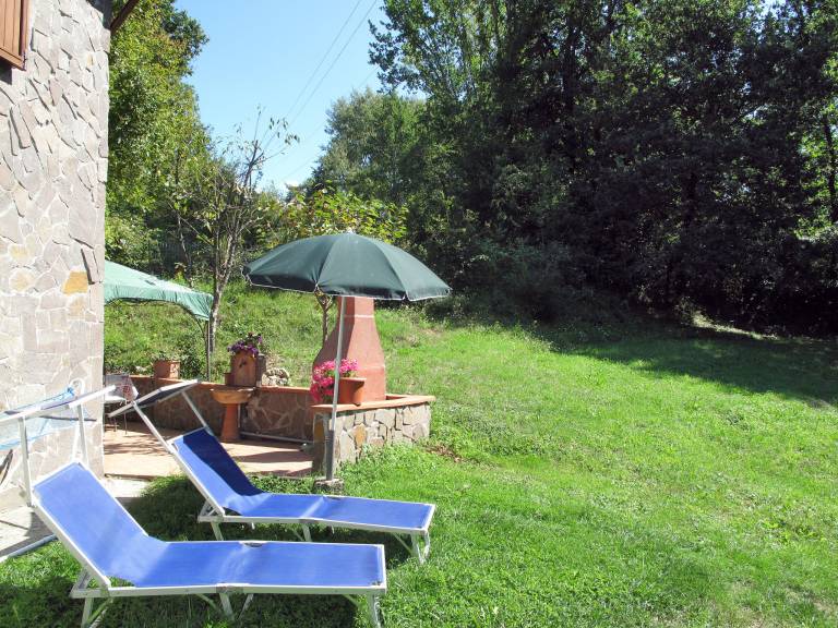 Vacation home with garden, patio & barbeque — photo 3