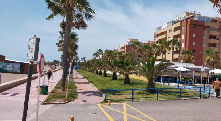 Apartment with 2 rooms for 4 persons in Roquetas de Mar