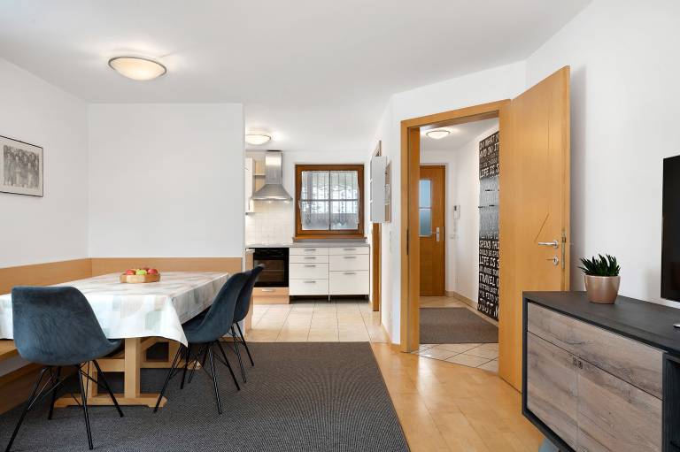 Apartment 'Weber' with Mountain View, Private Terrace and Garage Parking — photo 3