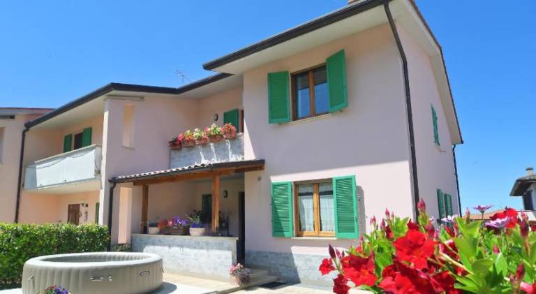 Nice vacation home with hot tub & pool | Dogs allowed in Spoleto