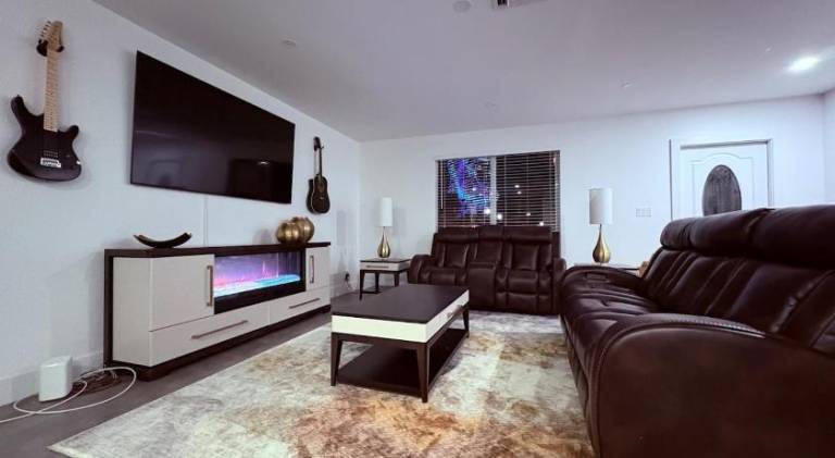 Lovely apartment | Pets allowed in Dania Beach, FL