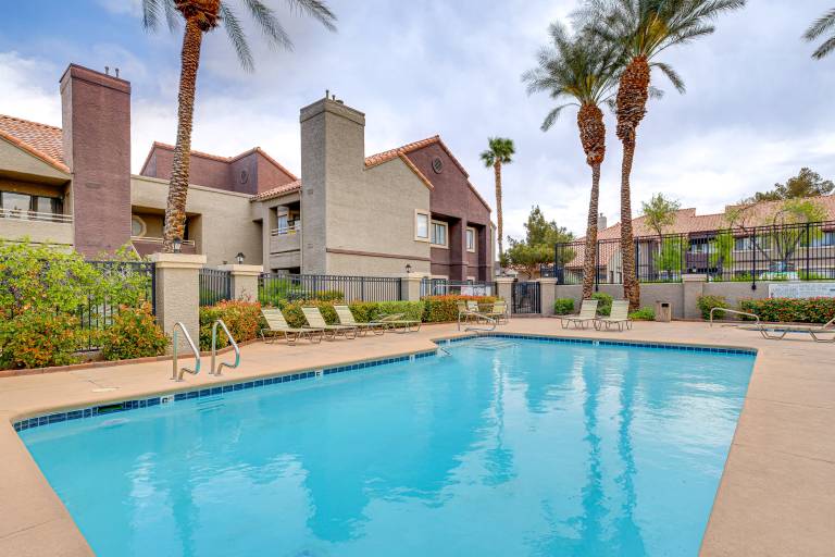 5 Mi to Las Vegas Strip Condo w Community Perks