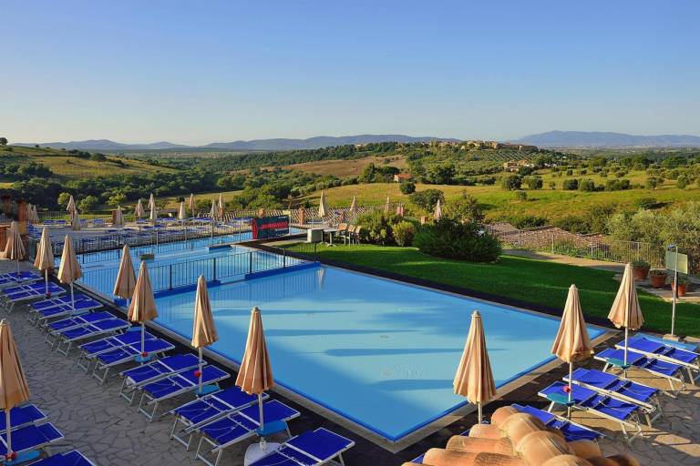 Rental apartment with pool, yard & terrace | Pets are welcome in Magliano in Toscana