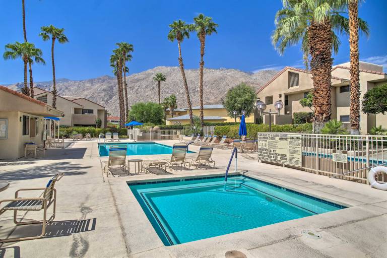 Palm Springs Retreat w Pool Access Near Downtown