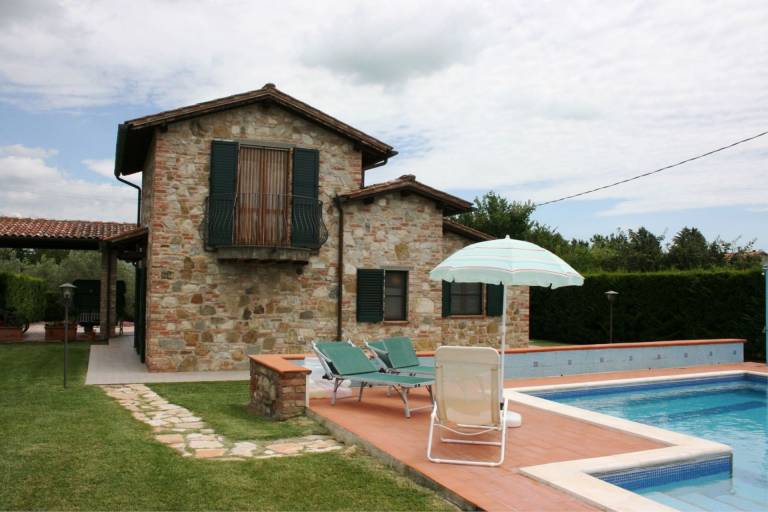 Villa with yard, BBQ & terrace — photo 5