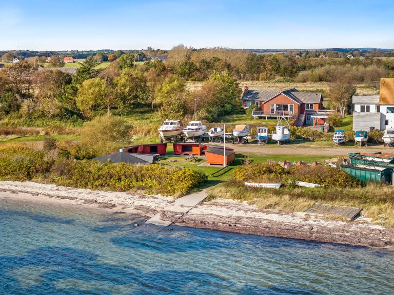 Large holiday home with a view of the fjord