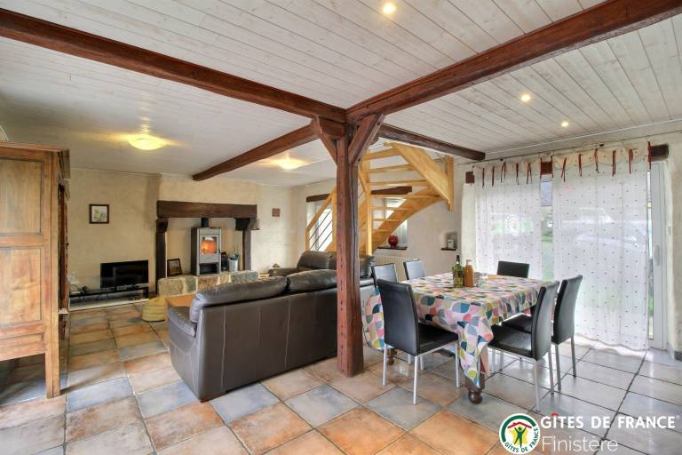 Gite with BBQ, yard & terrace — photo 4
