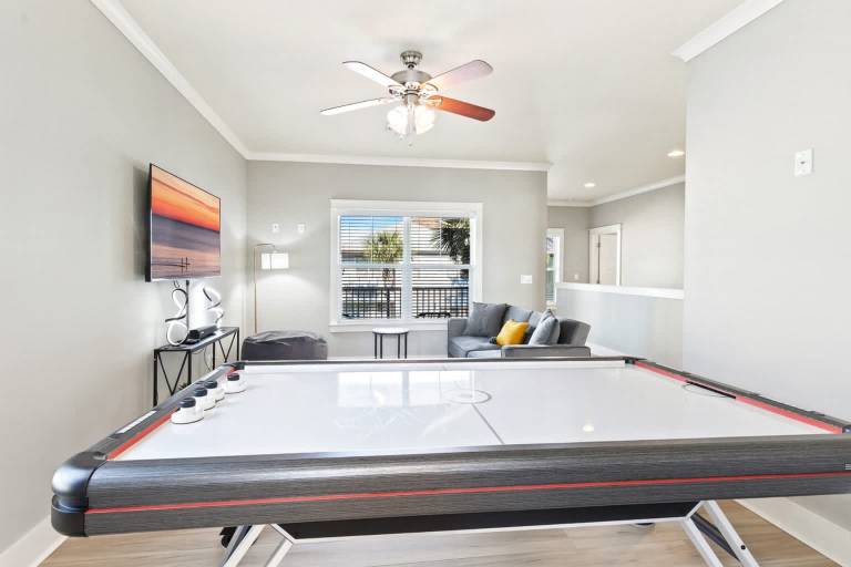 Children-friendly nice vacation home with barbeque & pool | Suitable for remote work | Pets are welcome — photo 3