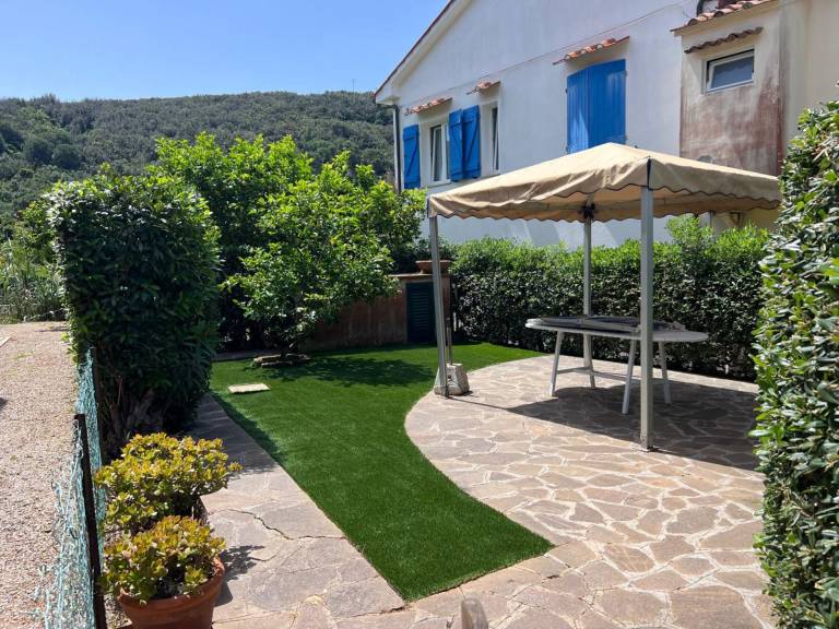 Family-oriented wonderful apartment with yard | Beach nearby | Pets are welcome in Portoferraio