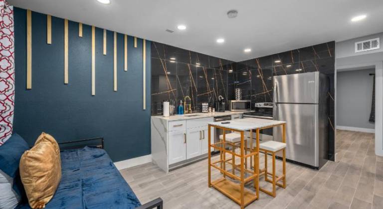 Beautiful rental apartment with pool | Pets allowed in Houston, TX