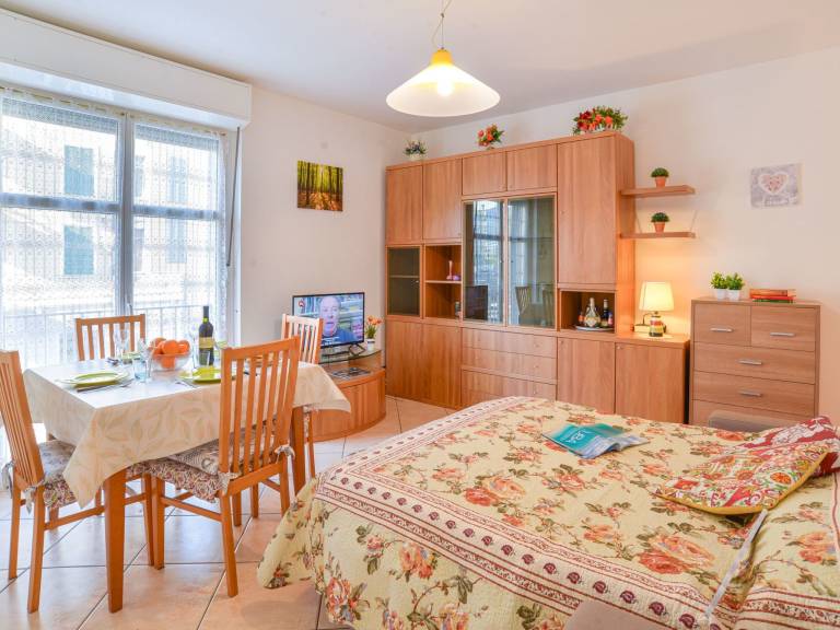 Apartment with 1 room for 4 persons — photo 3