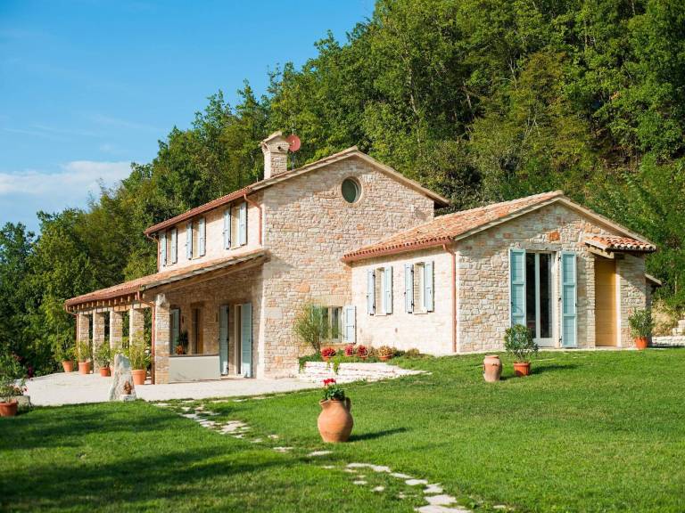 Villa  Acqualagna