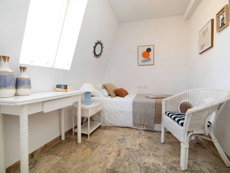 Holiday apartment with pool & patio | Sea view | Suitable for remote work — photo 3
