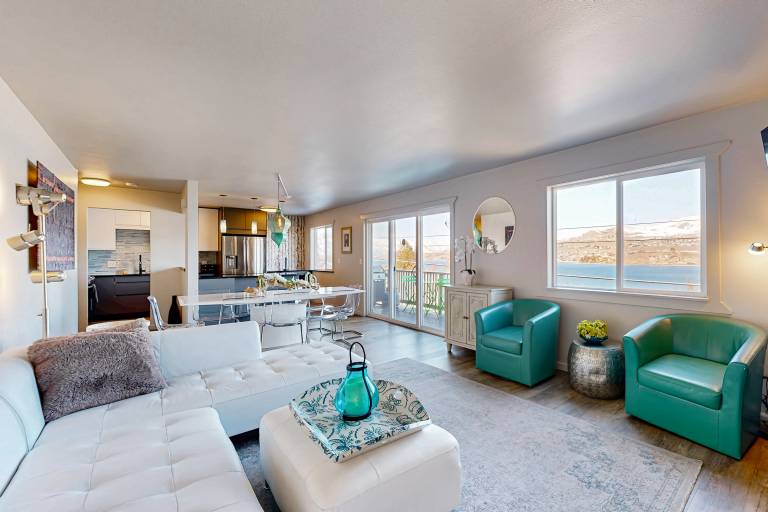 Condo  Chelan