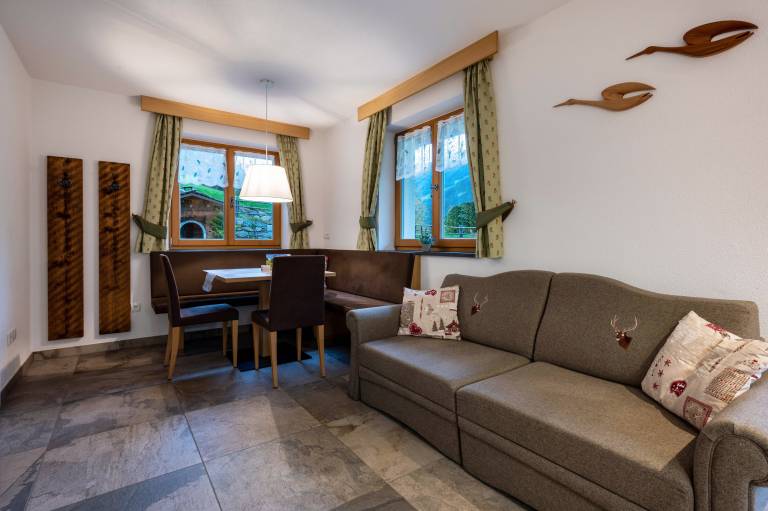 Apartment 'Schwarzenstein' with Shared Whirlpool & Garden in Valle Aurina