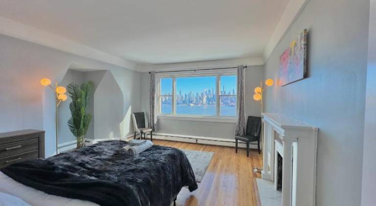 Holiday apartment | Pets allowed in Secaucus, NJ