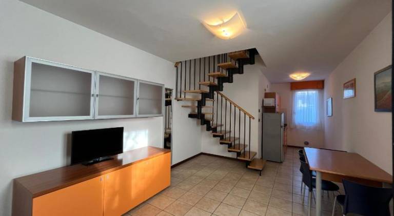 Apartment with patio, pool & yard — photo 4
